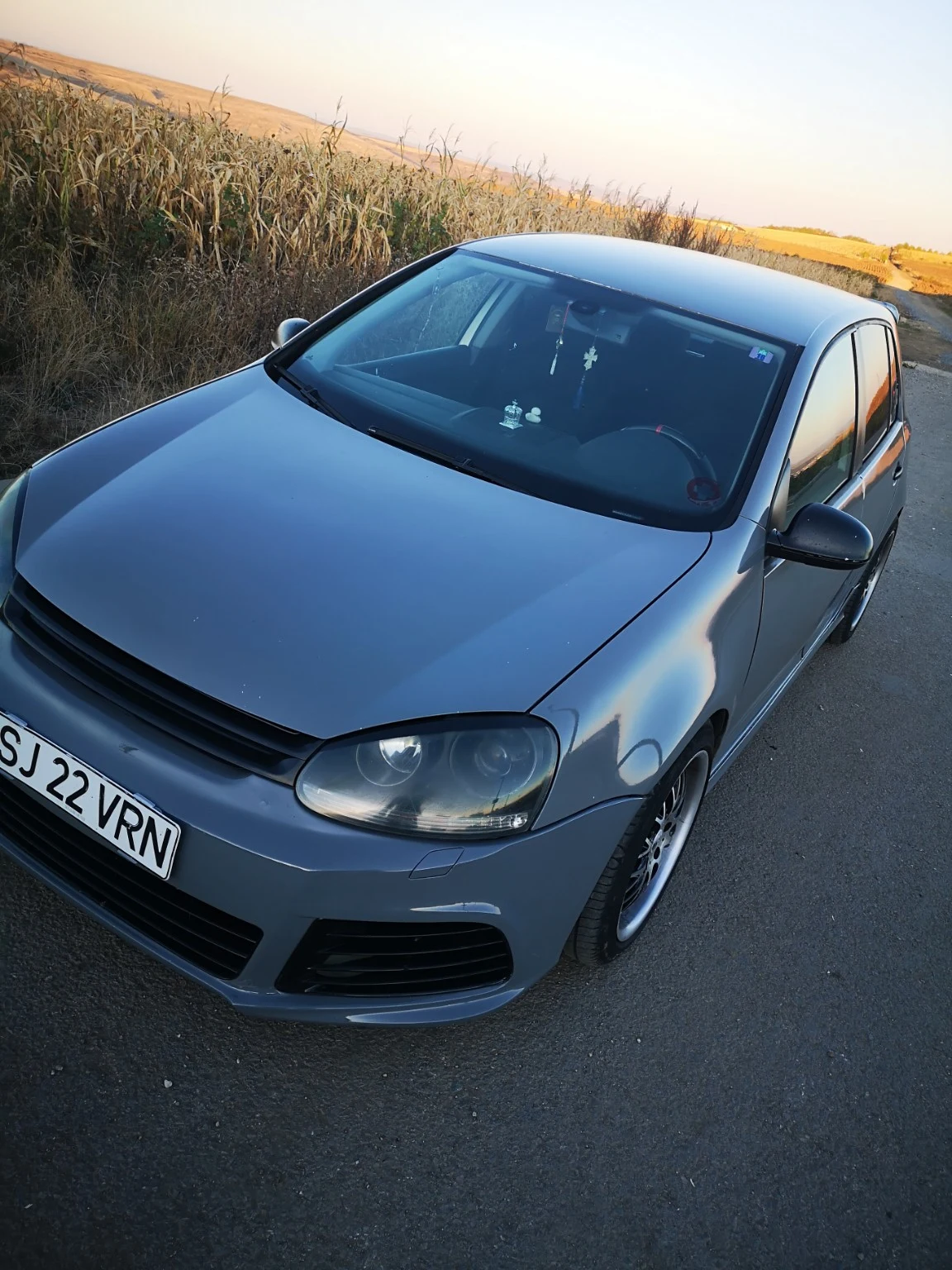 Volkswagen Golf V BKD — bodywork and headlight detail